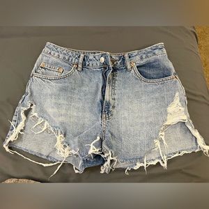 Ripped denim shorts